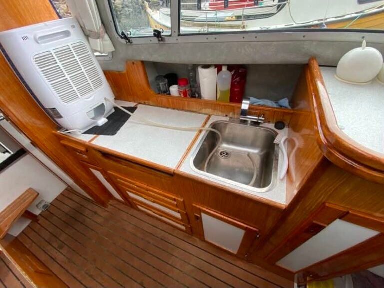 Viknes 770 for sale – seaworthy, well built and very well maintained